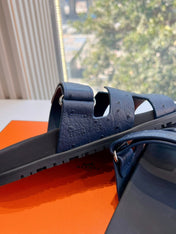 CHYPRE SANDAL IN NAVY BLUE GRAINED CALFSKIN