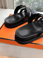 CHYPRE SANDAL IN BLACK CALFSKIN