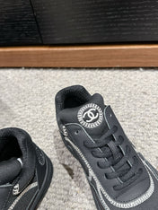 CLASSIC TRAINER IN BLACK FABRIC