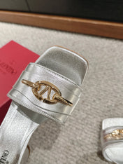 VLOGO SIGNATURE SLIDE SANDAL 60MM IN SILVER CALFSKIN