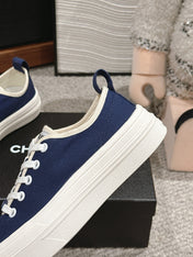 LACE-UP SNEAKERS IN NAVY BLUE CANVAS