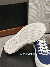 LACE-UP SNEAKERS IN NAVY BLUE CANVAS