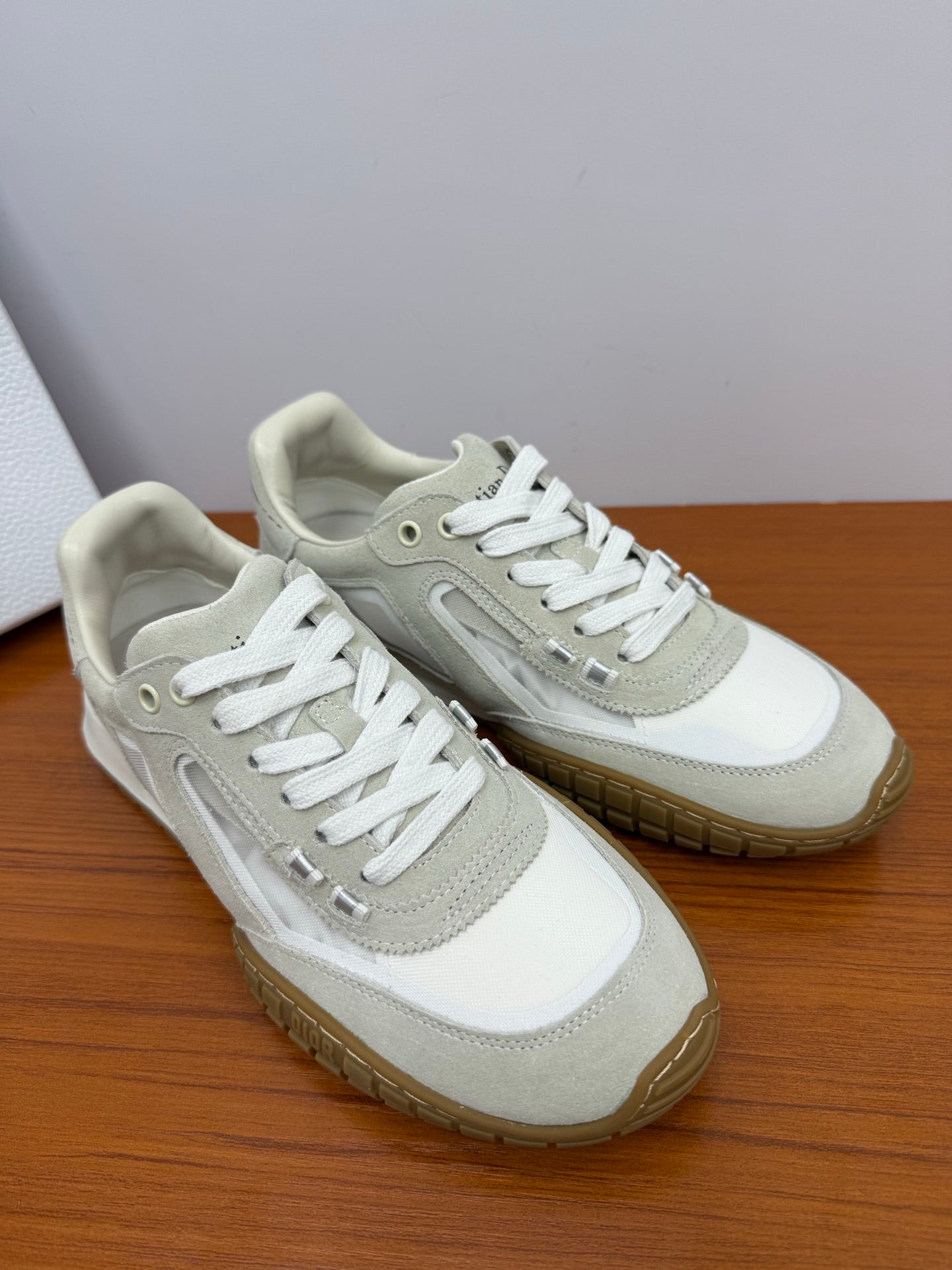 DIOR 26S SNEAKERS IN WHITE AND GRAY SUEDE AND FABRIC