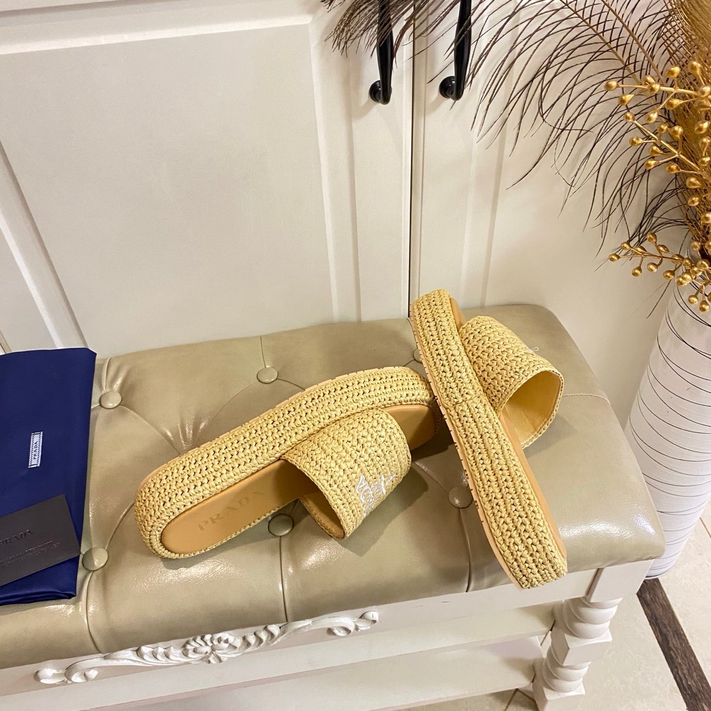 PRADA 26S SLIDE SANDALS IN BEIGE LOGO RAFFIA