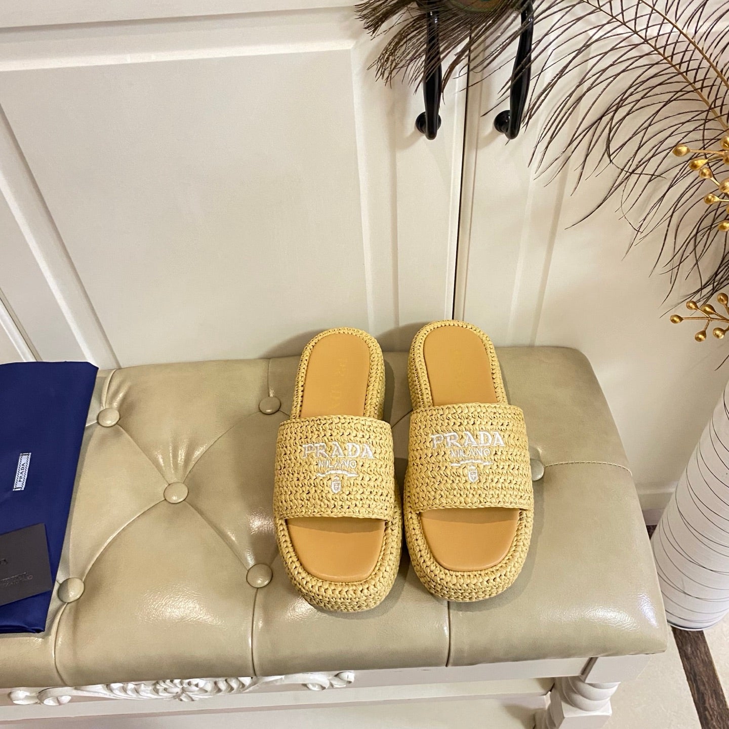 PRADA 26S SLIDE SANDALS IN BEIGE LOGO RAFFIA