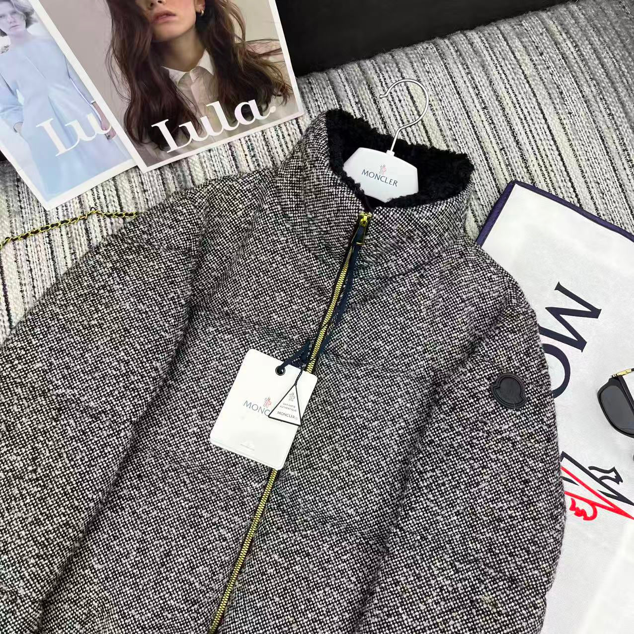 MONCLER 25S SHORT DOWN JACKET 288
