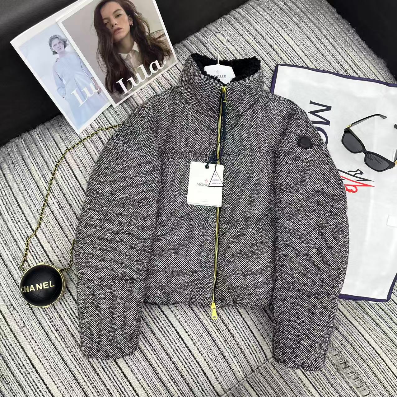 MONCLER 25S SHORT DOWN JACKET 288