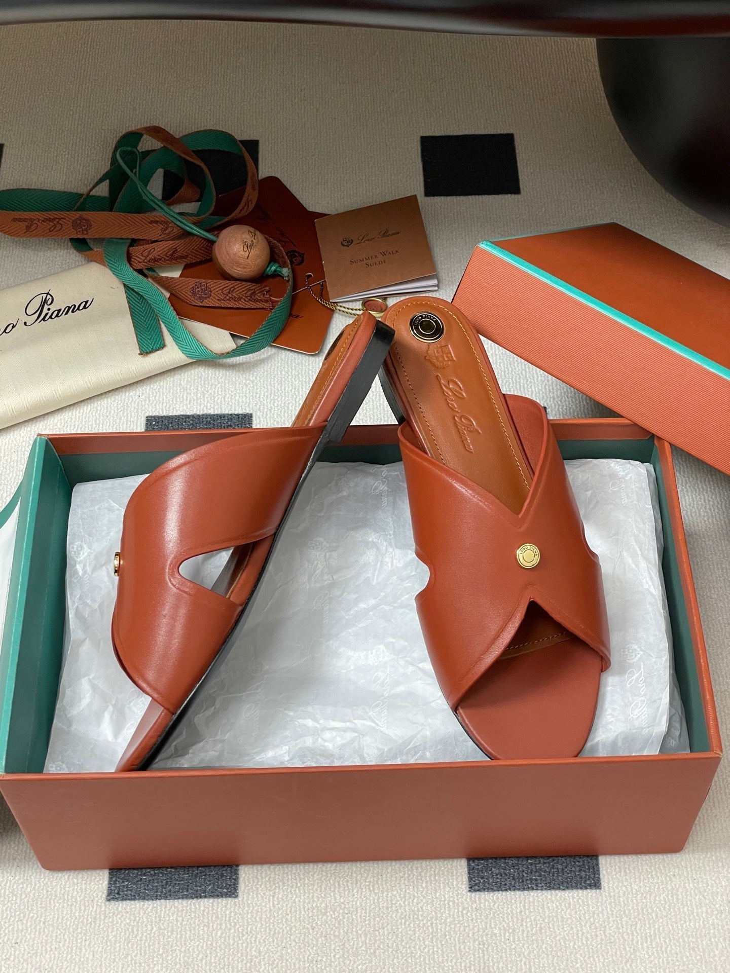 LP CLASSIC CROSS-STRAP SANDALS 25S IN RUST ORANGE LAMBSKIN