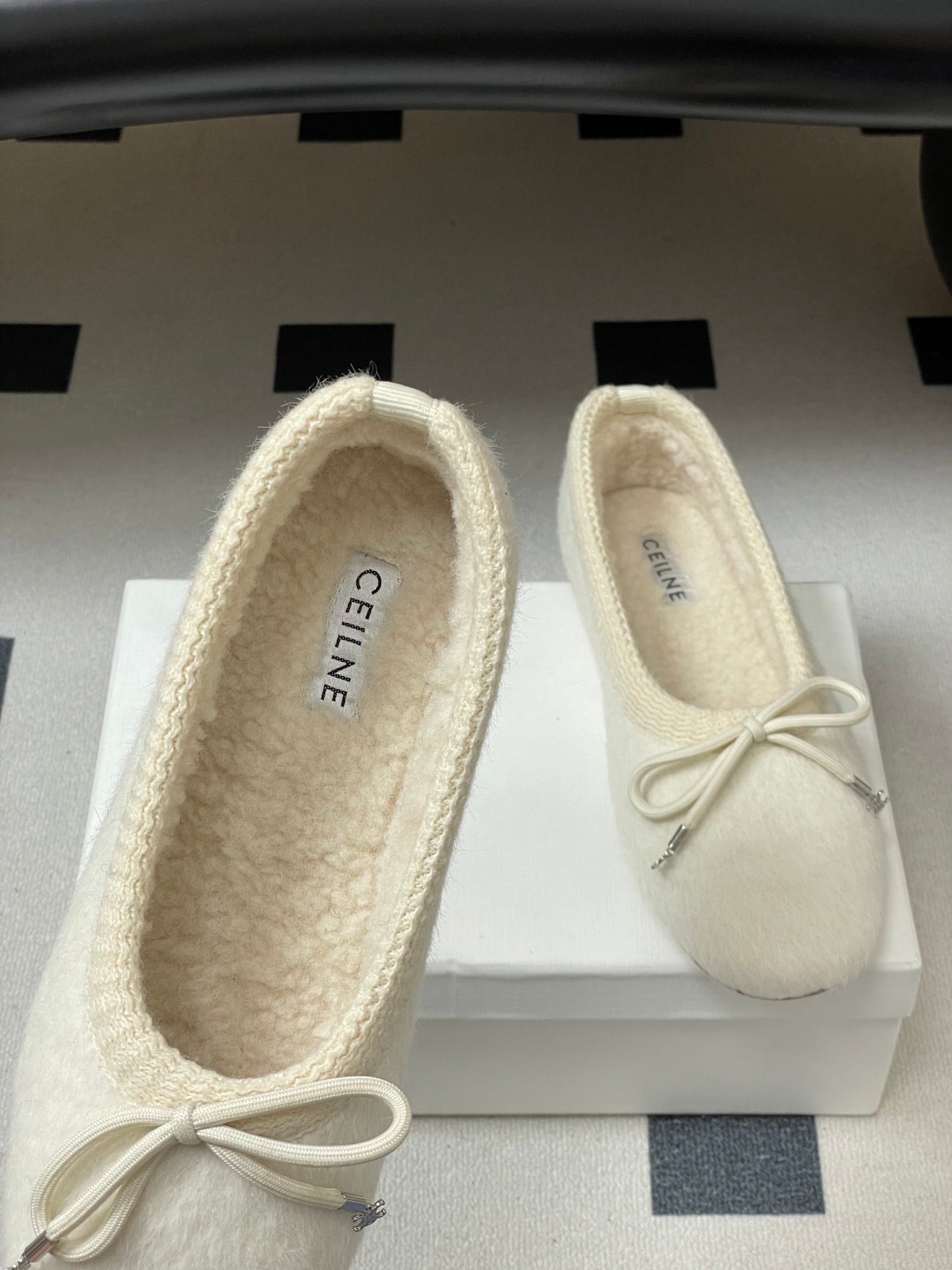CELINE 26S BALLET FLATS IN CREAM WHITE WOOL WITH BOW