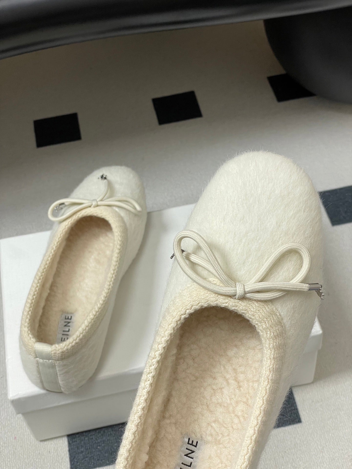 CELINE 26S BALLET FLATS IN CREAM WHITE WOOL WITH BOW