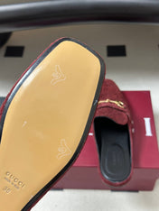 GUCCI 26S HORSEBIT LOAFER MULES IN RED SUEDE