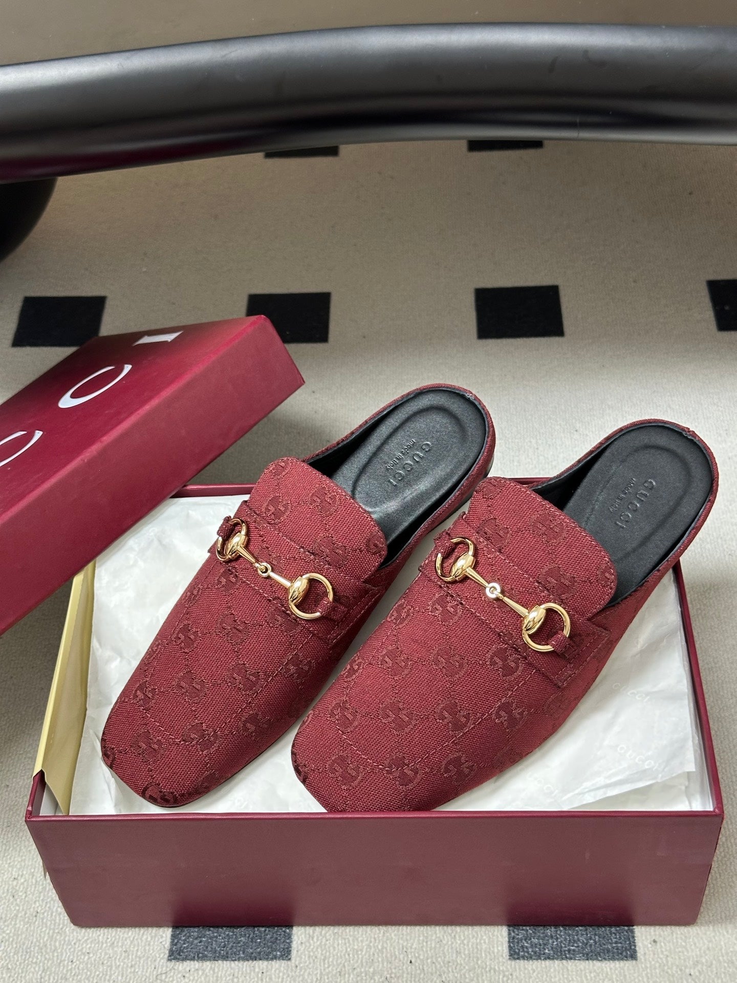 GUCCI 26S HORSEBIT LOAFER MULES IN RED CANVAS
