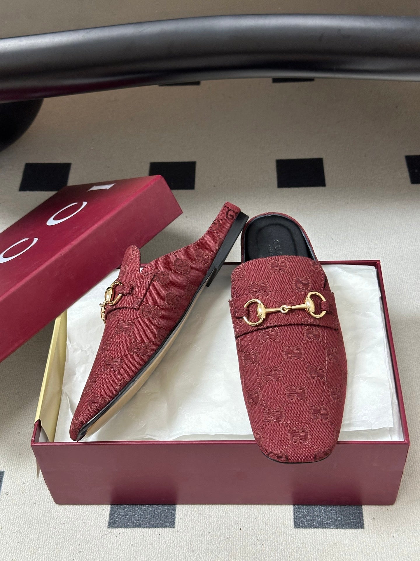 GUCCI 26S HORSEBIT LOAFER MULES IN RED CANVAS
