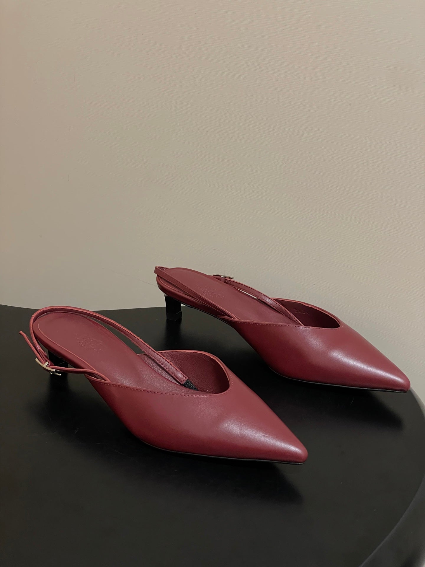HM 26S NICOLE SLINGBACK 40MM IN BURGUNDY RED CALFSKIN SILVER HARDWARE
