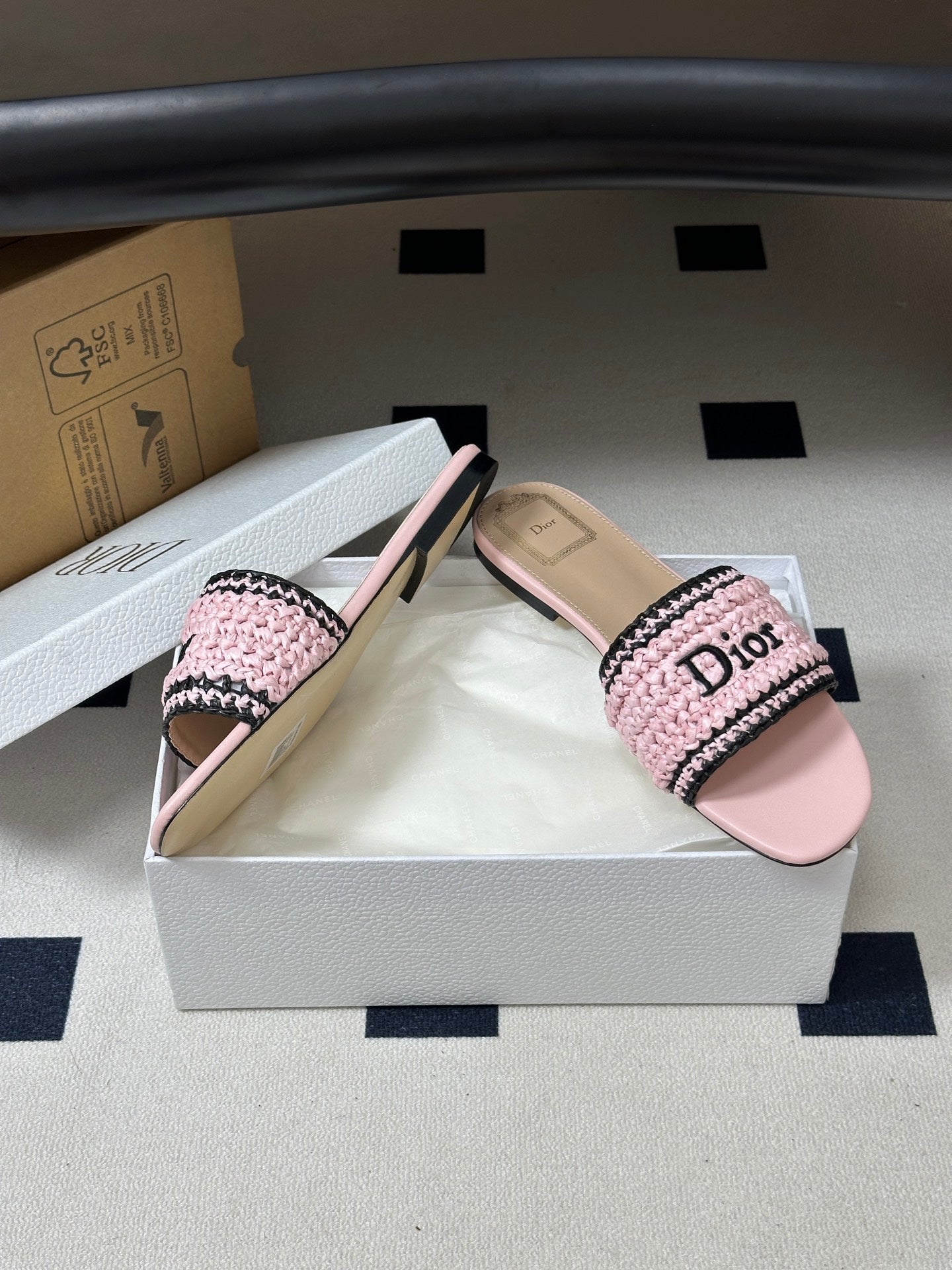 DIOR 26S FLAT SLIDE SANDALS IN PINK RAFFIA