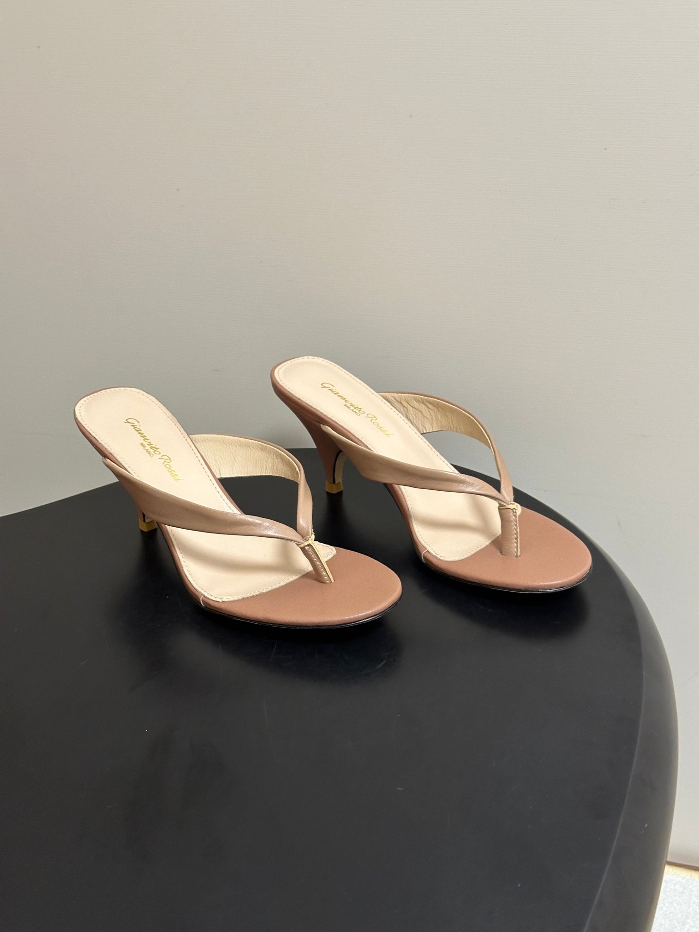 GIANVITO ROSSI 26S THONG HEEL SANDALS 70 MM IN NUDE CALFSKIN