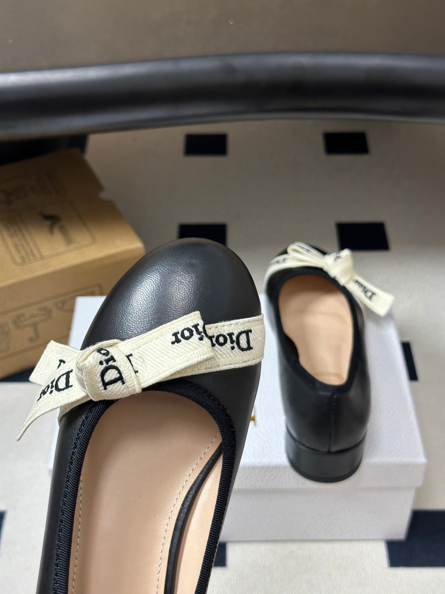 DIOR 26S MARY JANE HIGH HEELS 35MM IN BLACK CALFSKIN WITH WHITE LOGO RIBBON