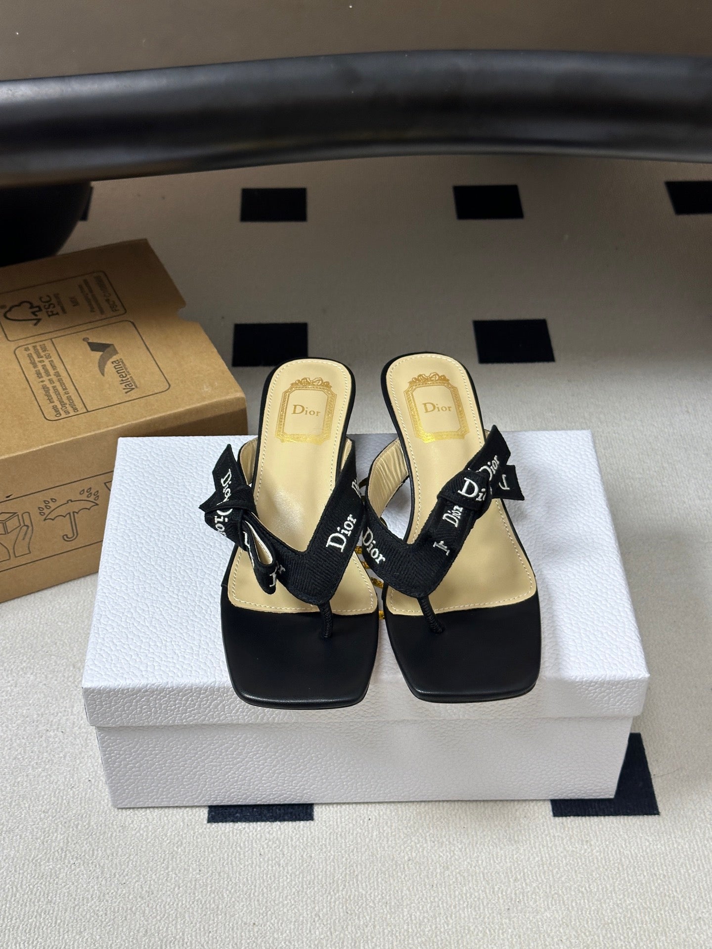 DIOR 26S HIGH-HEEL THONG SANDAL 30MM IN BLACK EMBROIDERED CANVAS AND CALFSKIN
