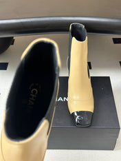 CHANEL 26S ANKLE BOOTS 60 MM IN BEIGE CALFSKIN AND BLACK PATENT