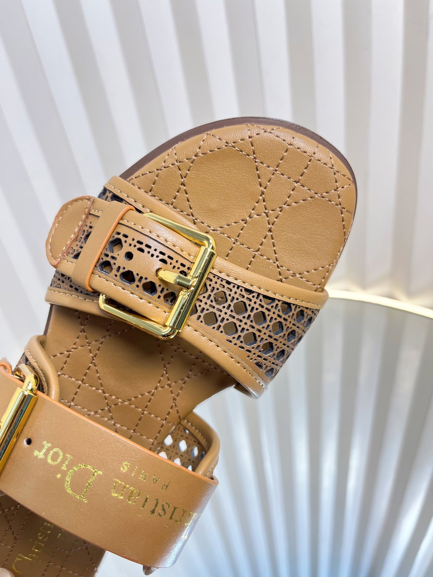 D-AVENUE SLIDES 25S IN BROWN CALFSKIN MICRO CANNAGE MOTIF