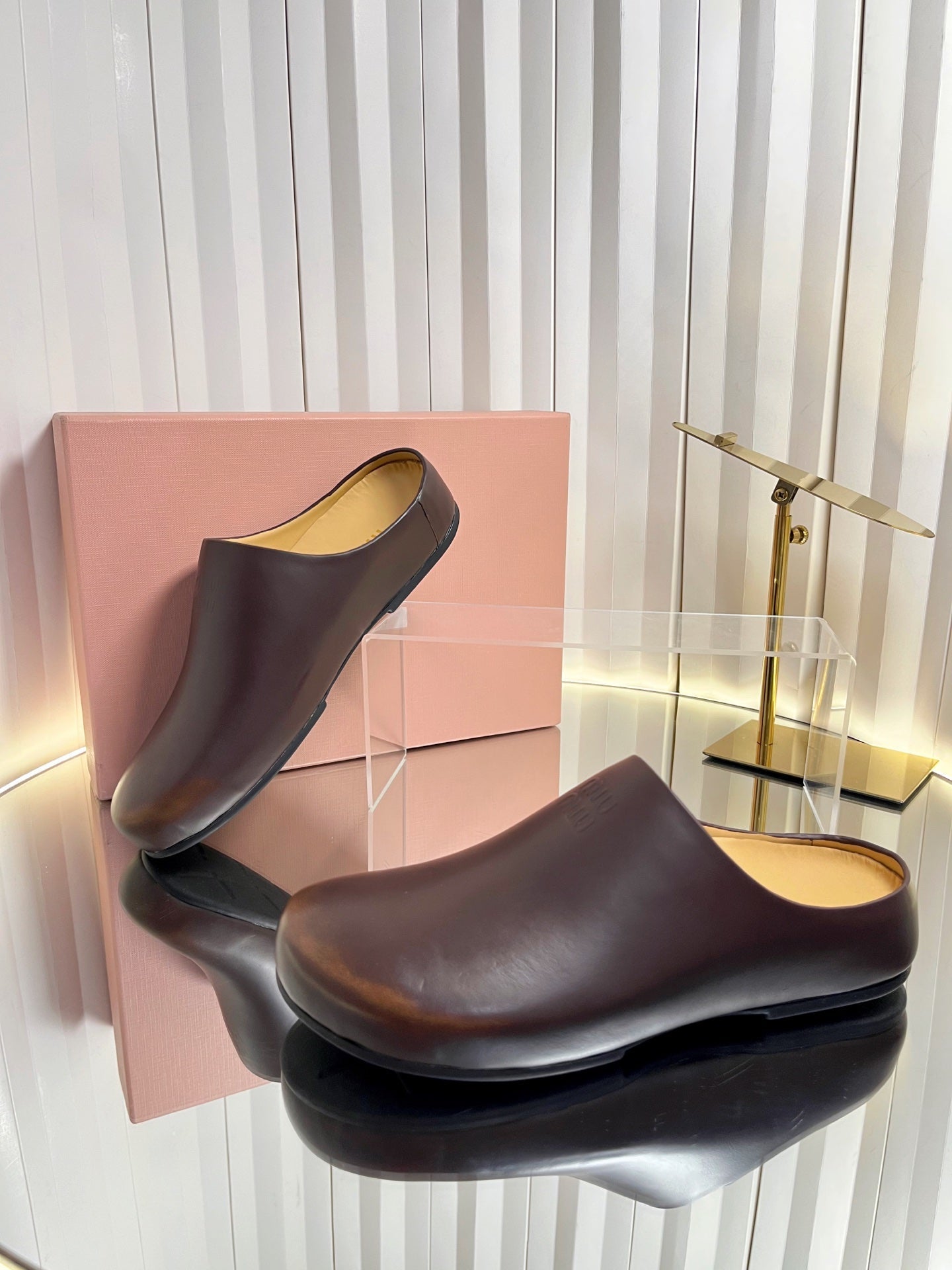 MIUMIU 26S CLOG MULES IN DARK BROWN CALFSKIN