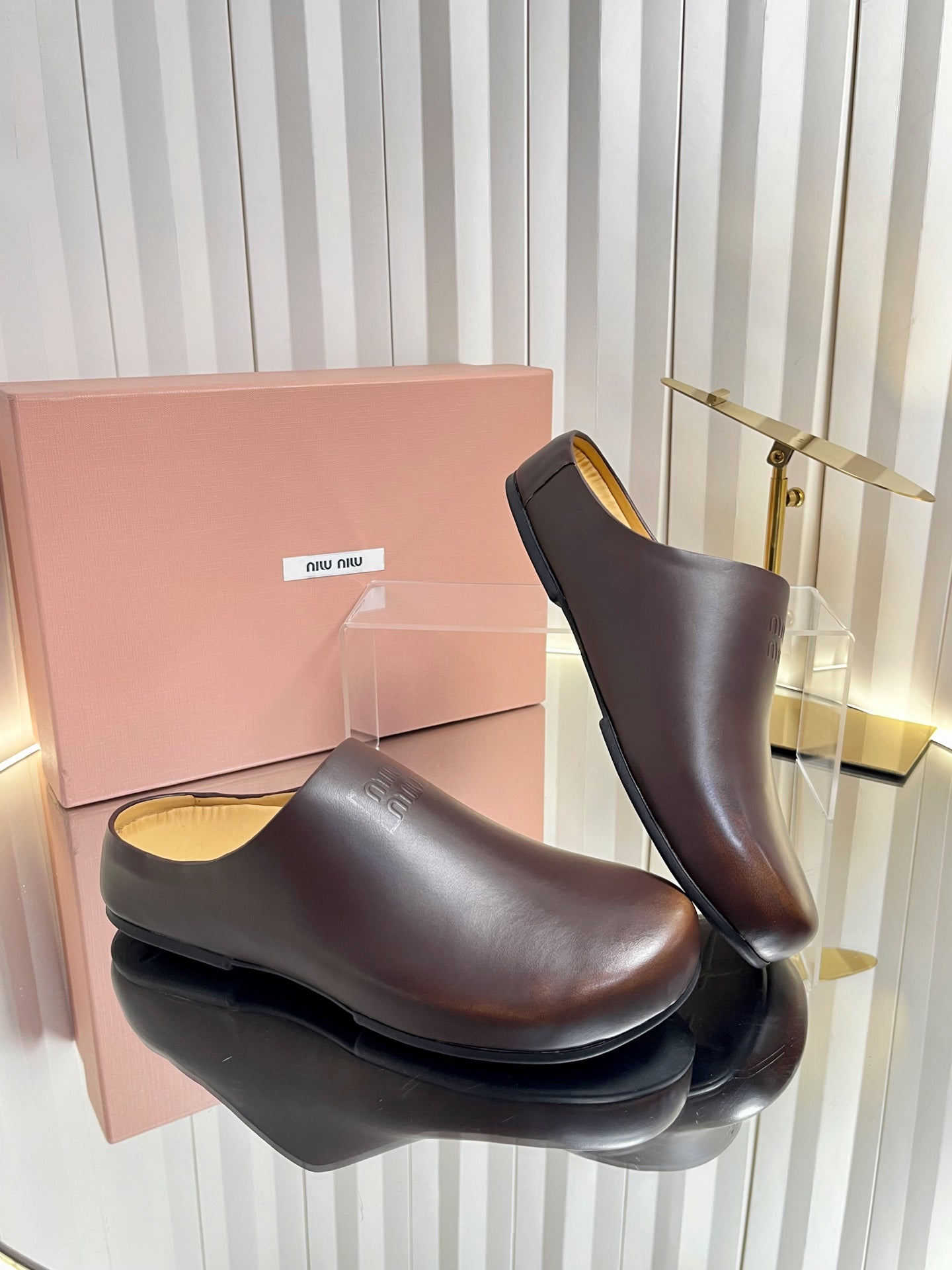 MIUMIU 26S CLOG MULES IN DARK BROWN CALFSKIN
