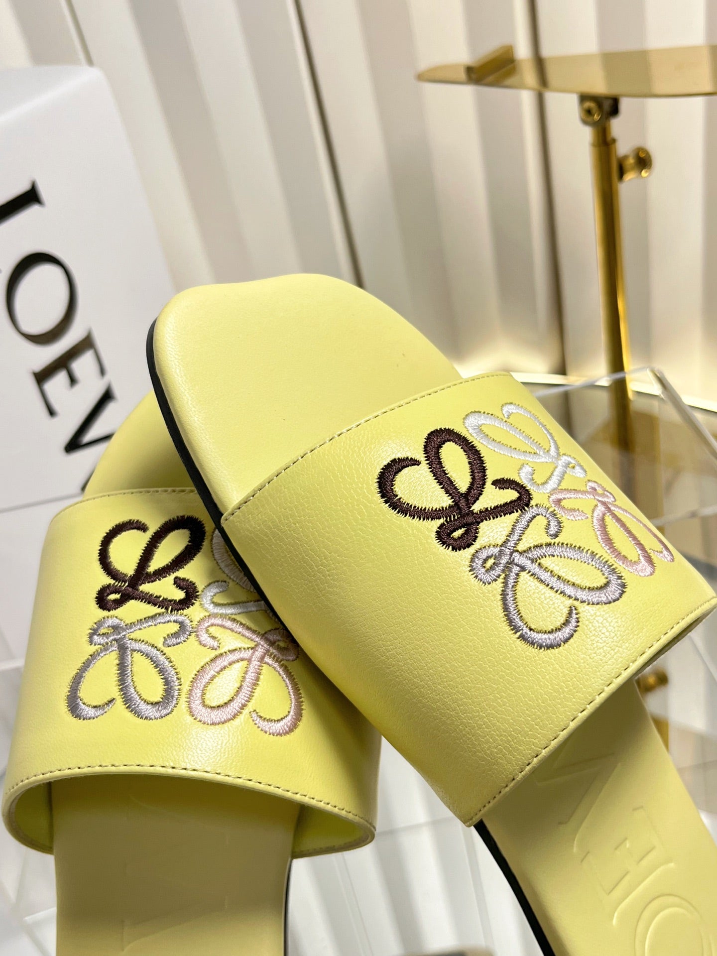 LOEWE 26S LOGO-EMBROIDERED SANDALS IN LIGHT YELLOW CALFSKIN