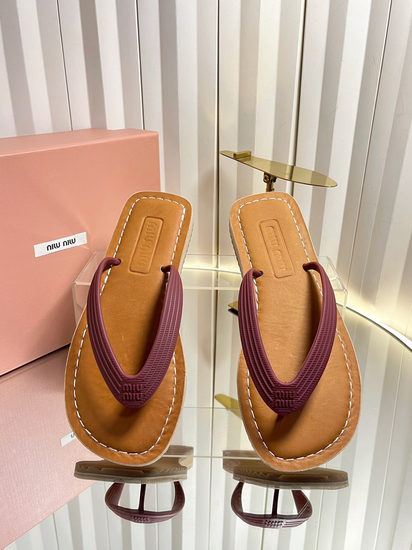 MIUMIU 26S THONG FLAT SANDALS IN BURGUNDY RED CALFSKIN