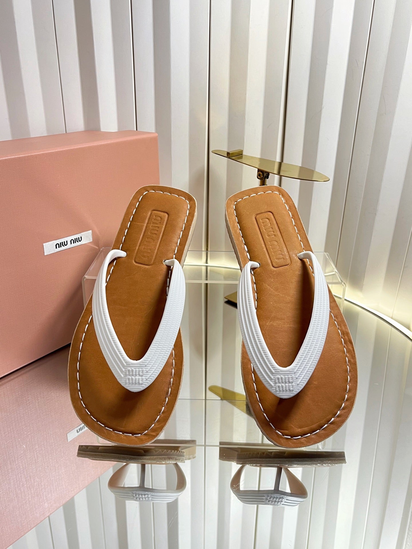 MIUMIU 26S THONG FLAT SANDALS IN WHITE CALFSKIN