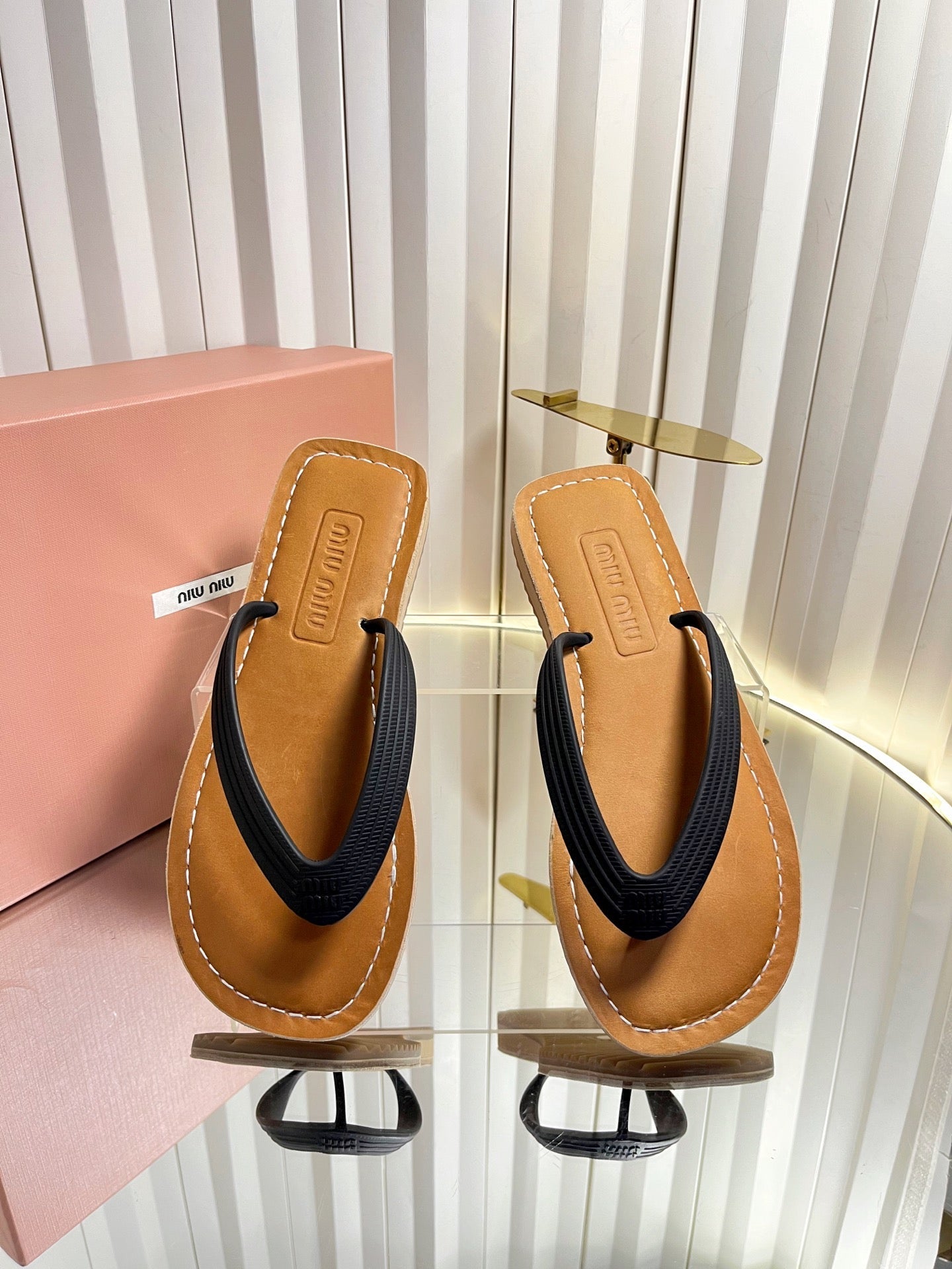 MIUMIU 26S THONG FLAT SANDALS IN BLACK CALFSKIN
