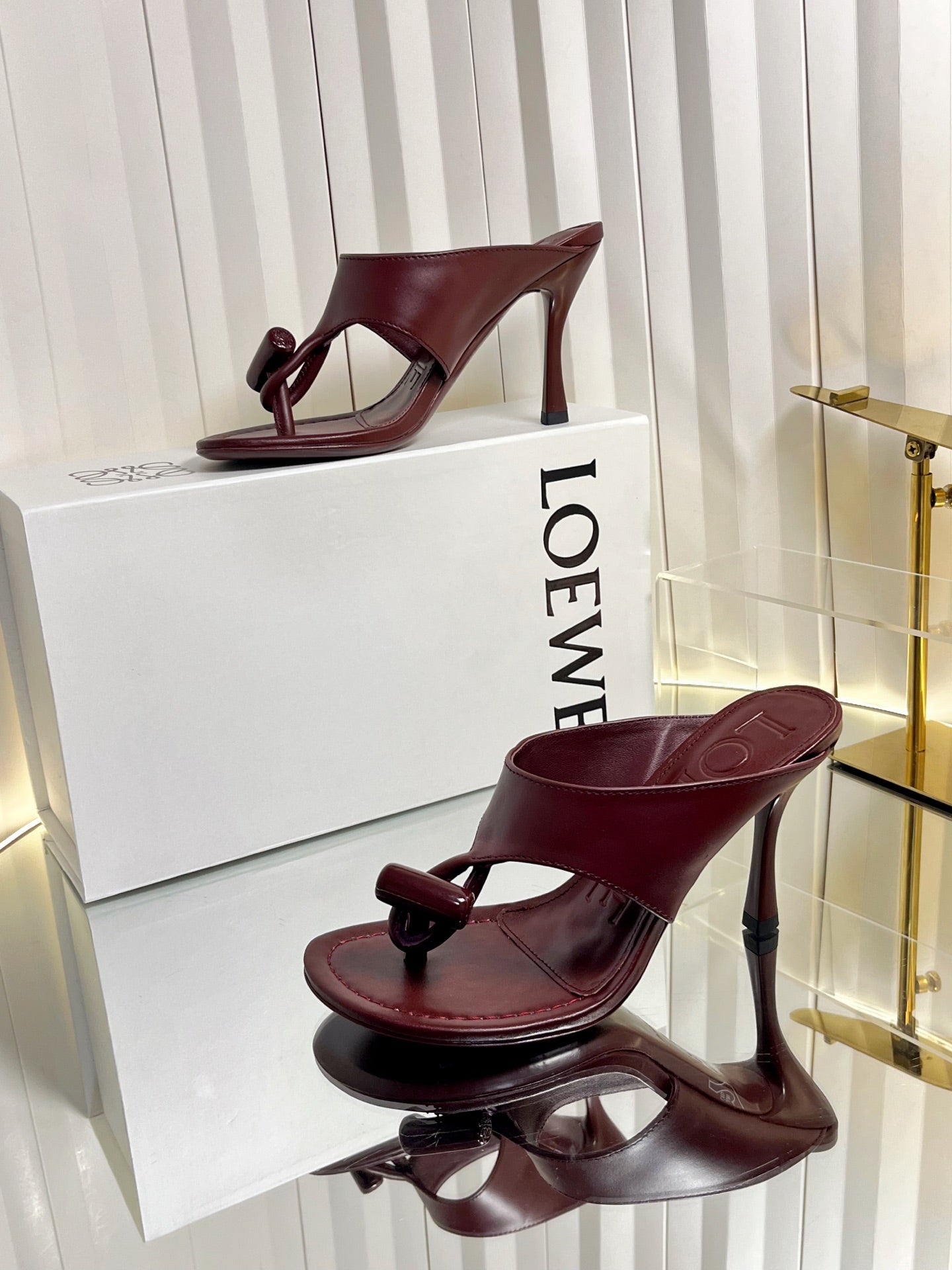 LOEWE 26S HEELED THONG SANDALS 90 MM IN DARK RED CALFSKIN