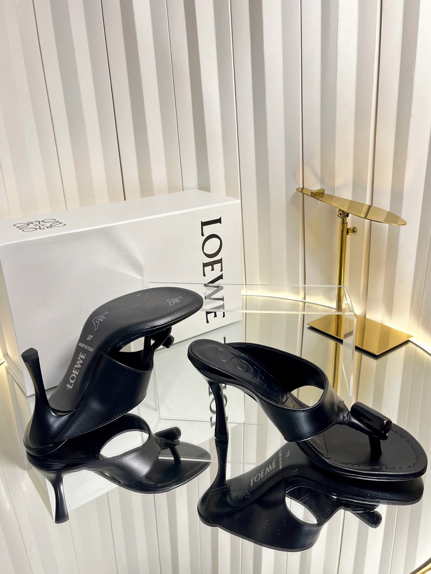 LOEWE 26S HEELED THONG SANDALS 90 MM IN BLACK CALFSKIN