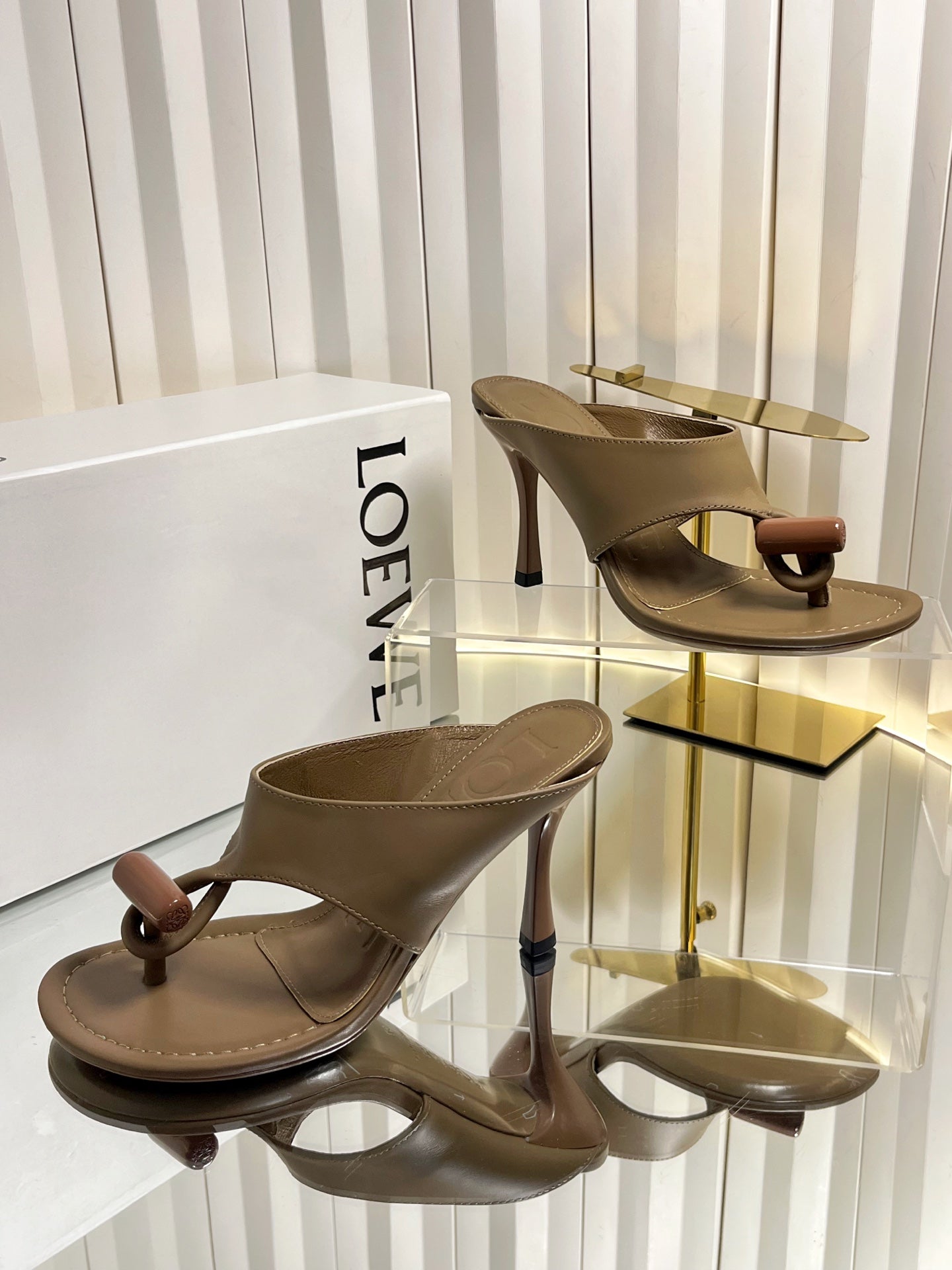 LOEWE 26S HEELED THONG SANDALS 90 MM IN CAMEL BROWN CALFSKIN