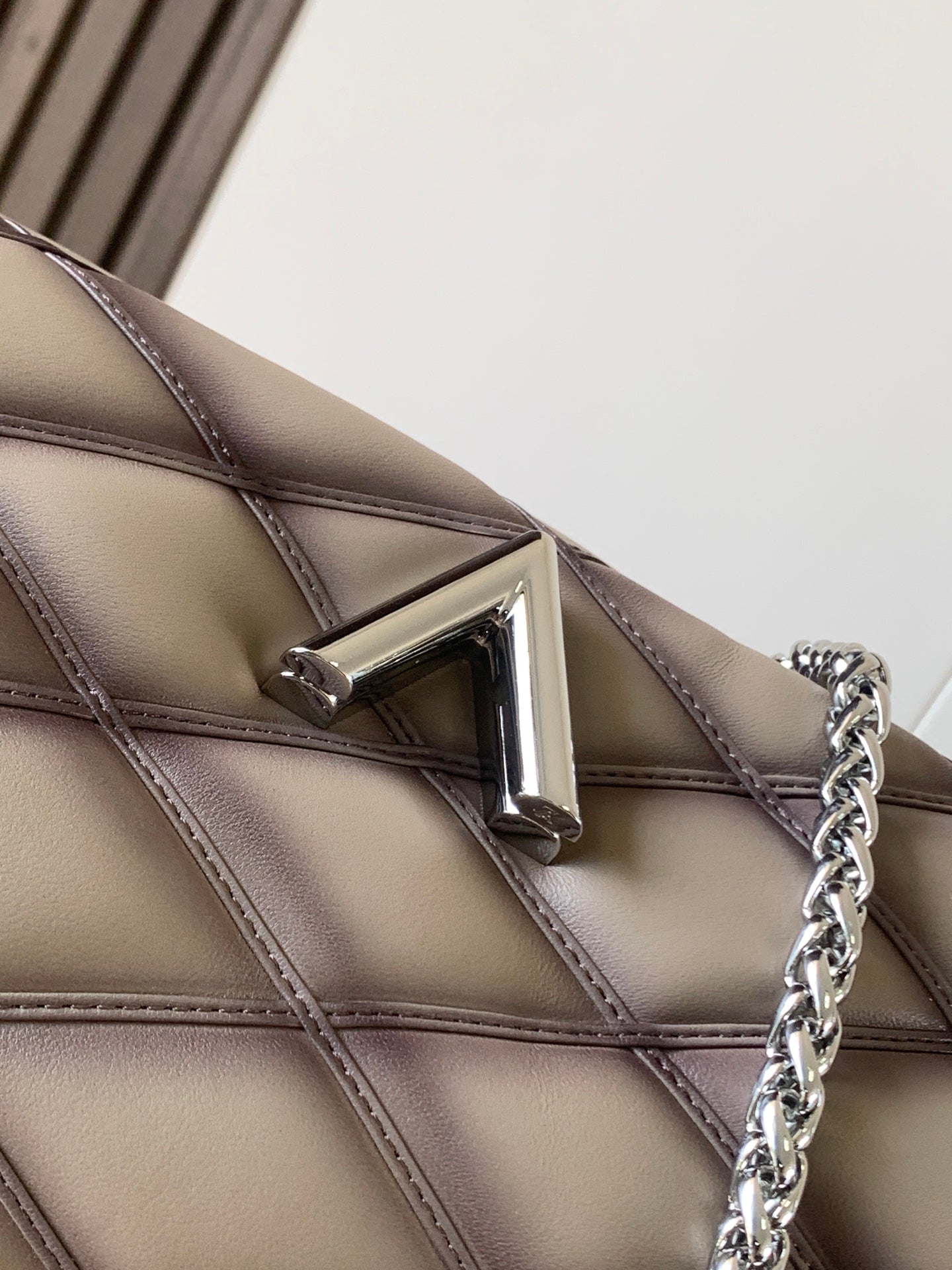 LV 25S GO-14 MM 23 IN BROWN QUILTED LAMBSKIN SILVER HARDWRE