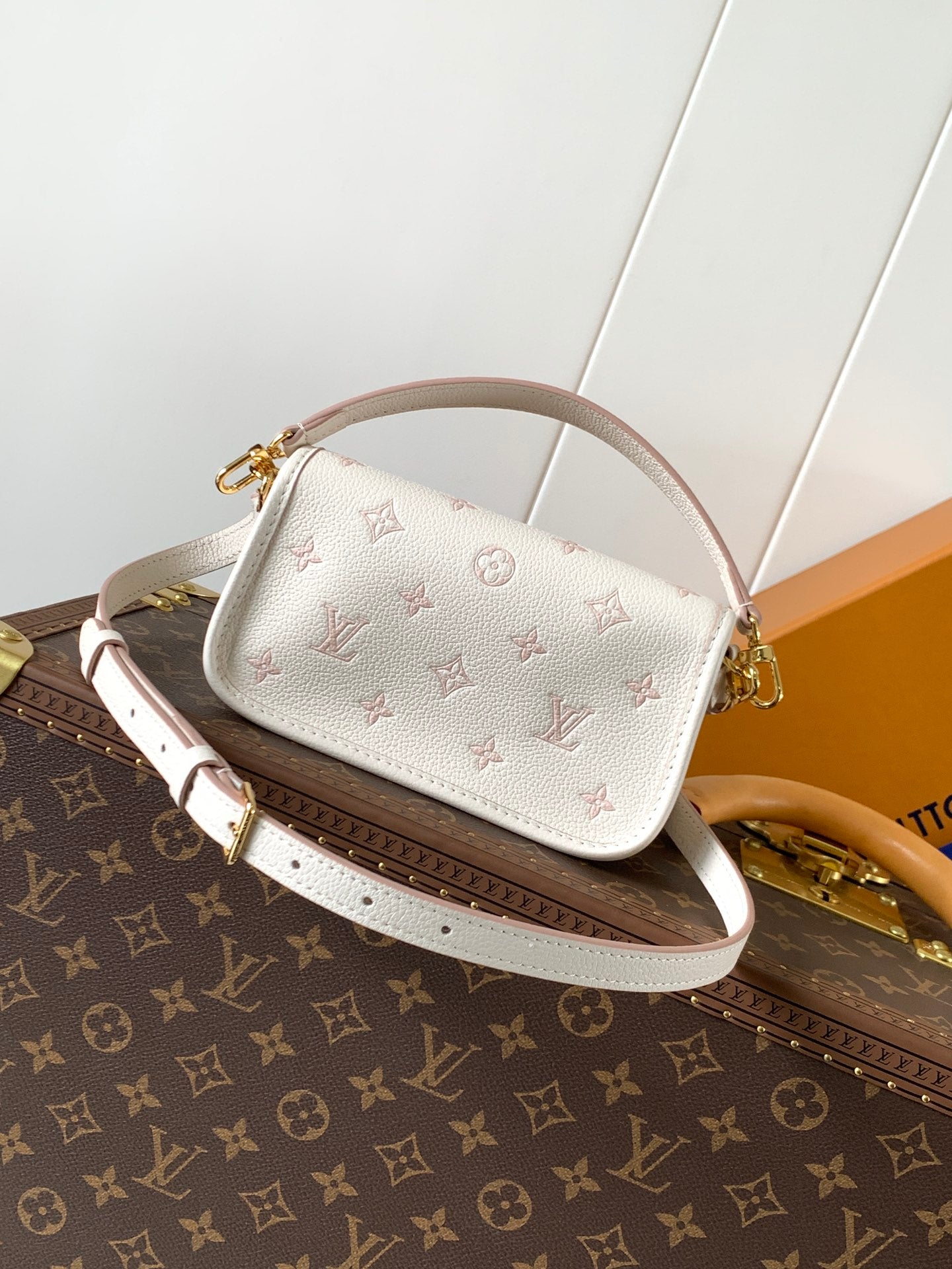 NANO DIANE 19 IN WHITE MIX PINK MONOGRAM EMPREINTE LEATHER