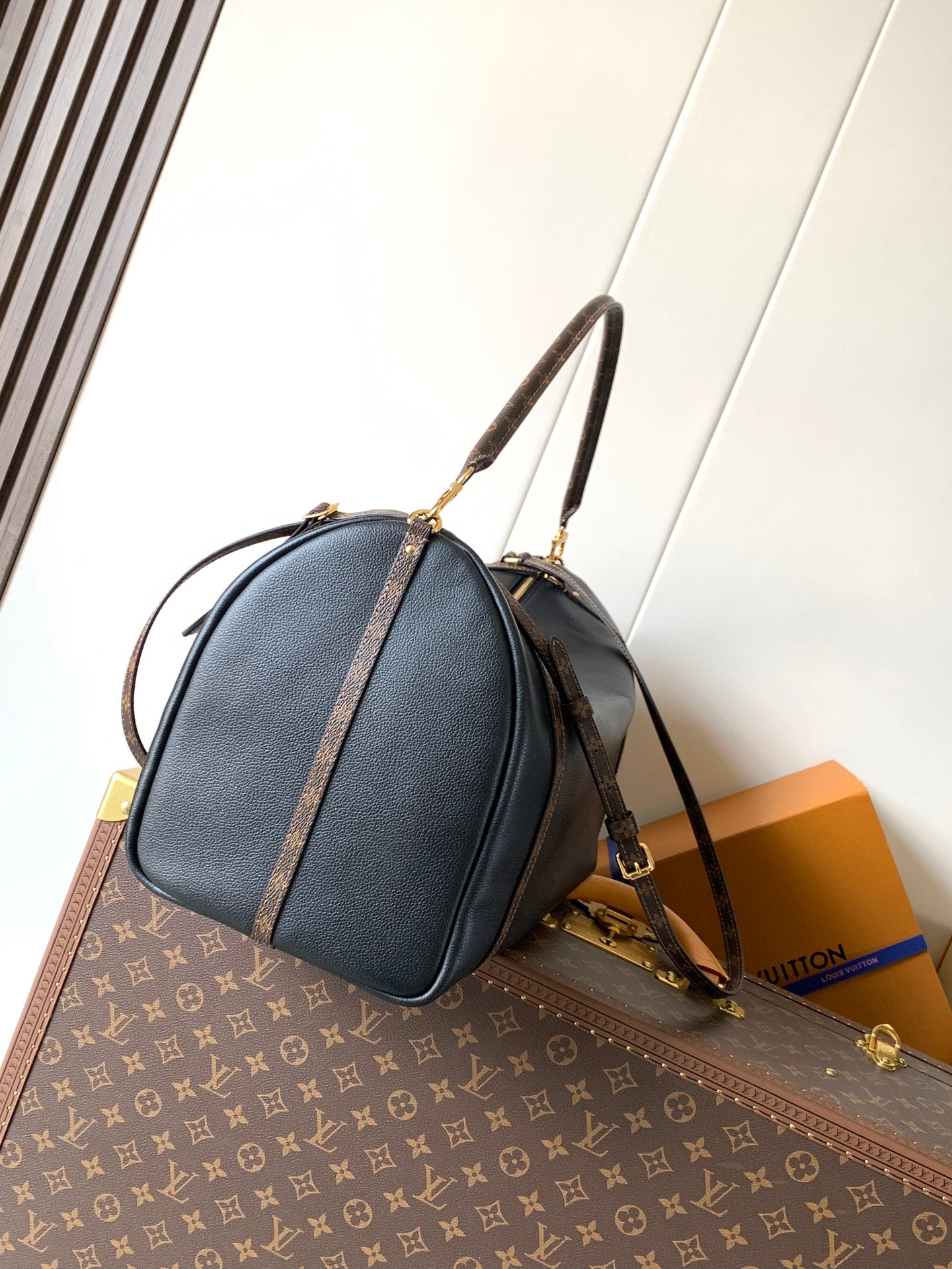 LV EXPRESS TRAVEL 45 IN BLACK CALFSKIN