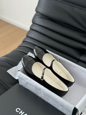 CC MARY JANE SHOES IN BLACK LAMBSKIN WITH GOLD HARDWARE