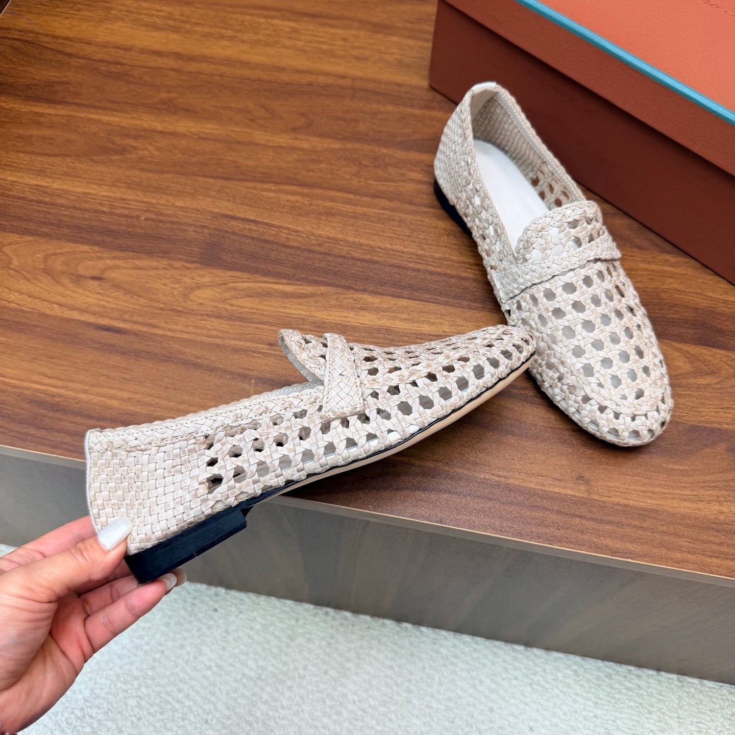 LP 26S PENNY LOAFERS IN CREAM WHITE CALFSKIN WITH BASKETWEAVE DESIGN