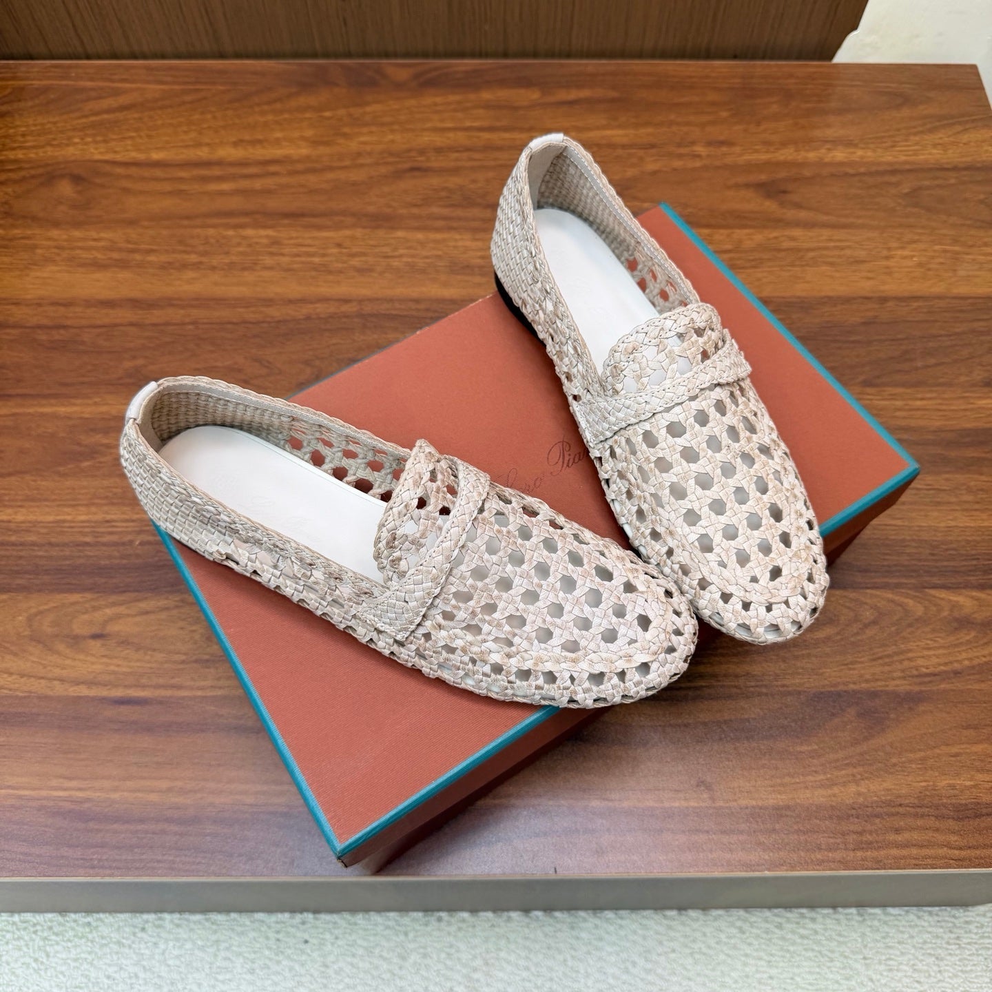 LP 26S PENNY LOAFERS IN CREAM WHITE CALFSKIN WITH BASKETWEAVE DESIGN