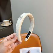 CHANEL 26S HEADBAND IN WHITE SILK 505272