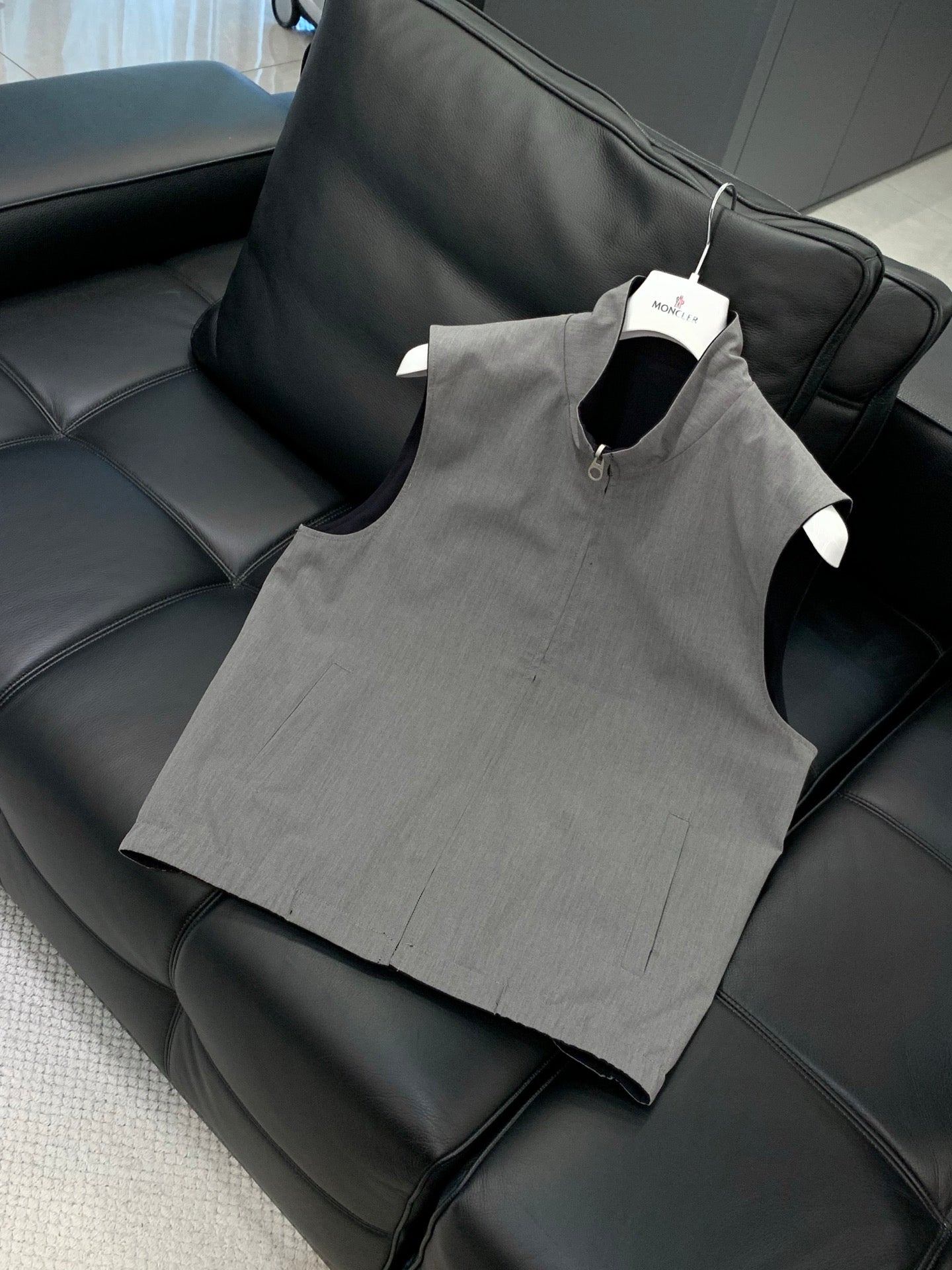 LORO PIANA 26S REVERSIBLE ZIP UP VEST 738