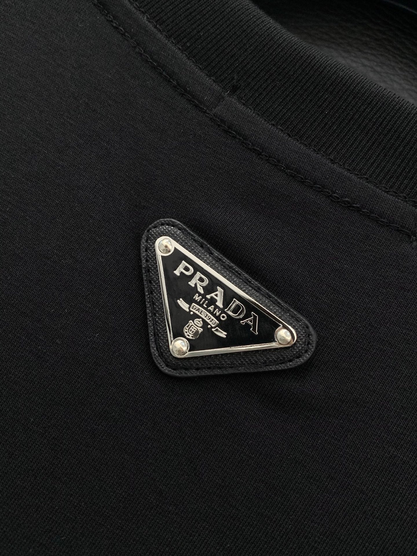 PRADA 26S T-SHIRT STYLE 824