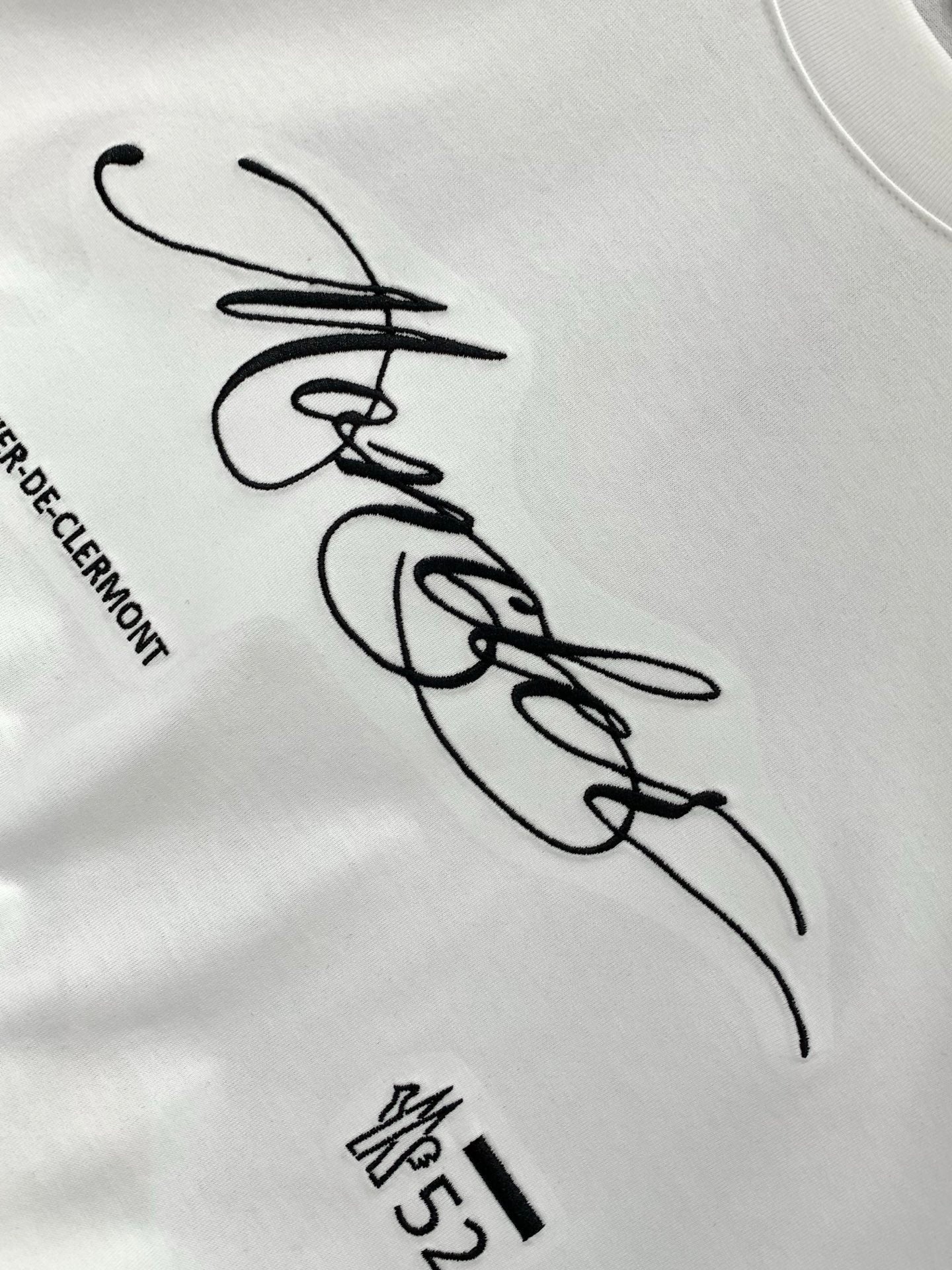 MONCLER 26S CREWNECK SHORT SLEEVE T-SHIRT 563