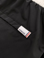 MONCLER 26S SHORTS 567