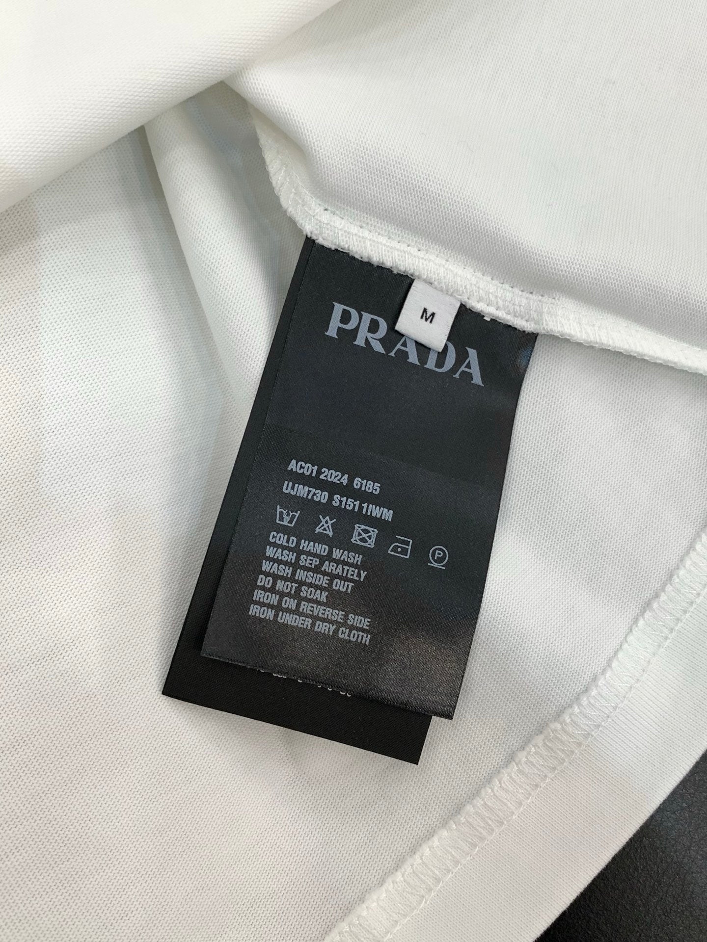PRADA 26S SHORT-SLEEVE LOGO T-SHIRT 1126
