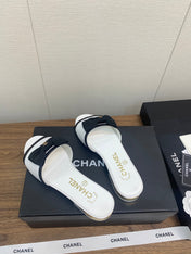 BOW SLIPPERS IN WHITE LAMBSKIN