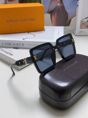 SQUARE SUNGLASS 567456 IN BLACK ACETATE EMBOSSED LOGO