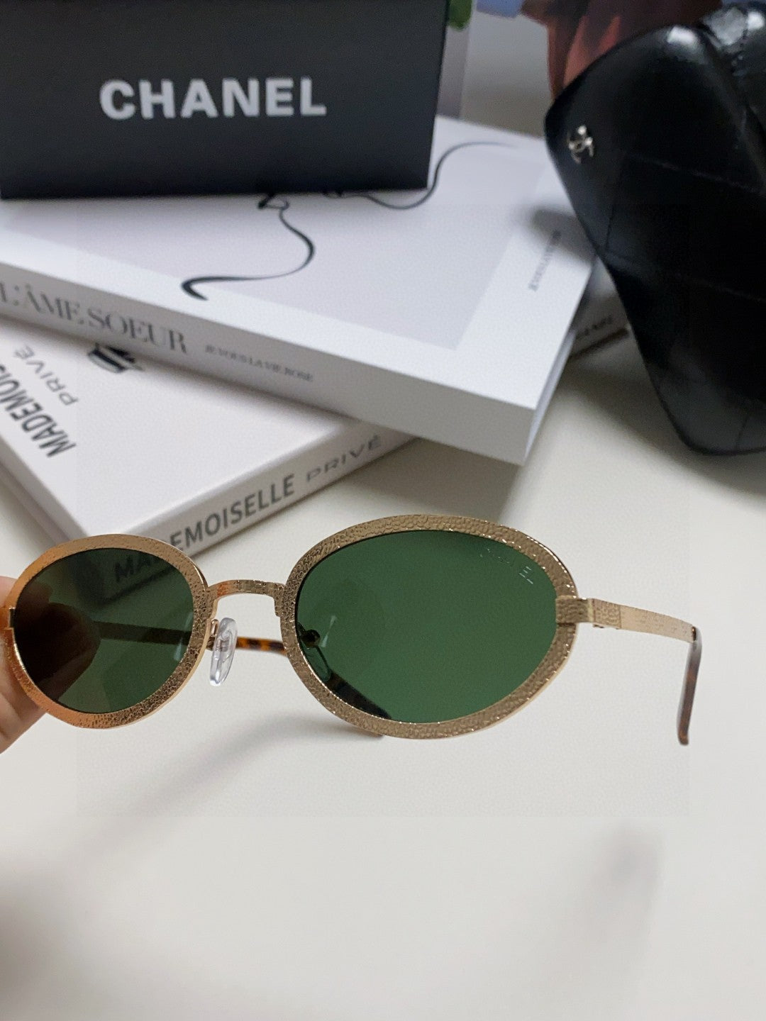 CHANEL 26S OVAL FRAME IN ACETATE 399842