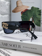 RUNWAY SQUARE SUNGLASSES 513010 IN BLACK ACETATE