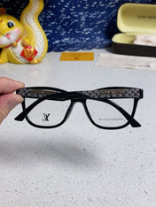 CAT EYE SUNGLASSES 570280 IN BLACK ACETATE EMBOSSED LOGO
